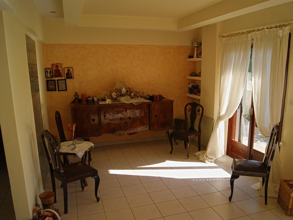 Iliotropio Studios Loutra Edipsou  Esterno foto